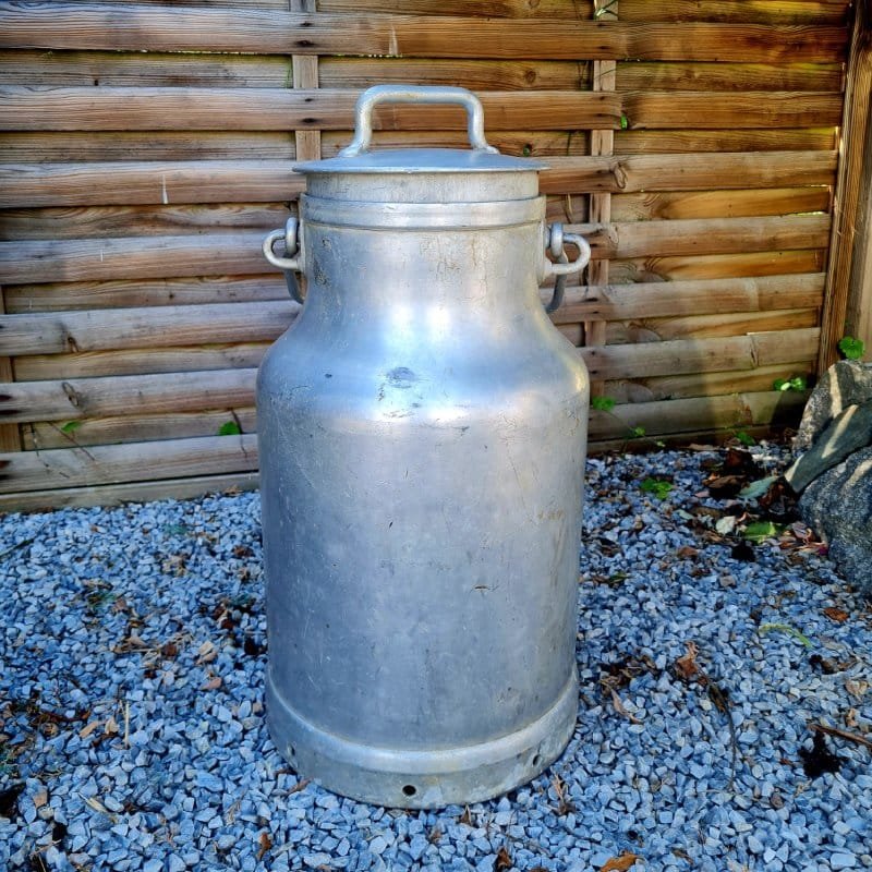 Pot de lait en zinc