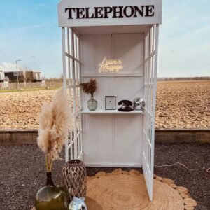 Cabine téléphonique décorative